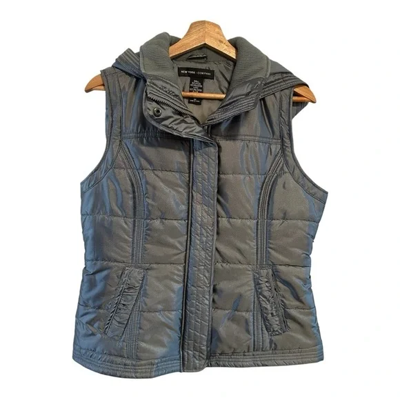 New York & Co Women's Metallic Gray Puffer Vest with Detachable Hood Size Medium - Picture 1 of 10